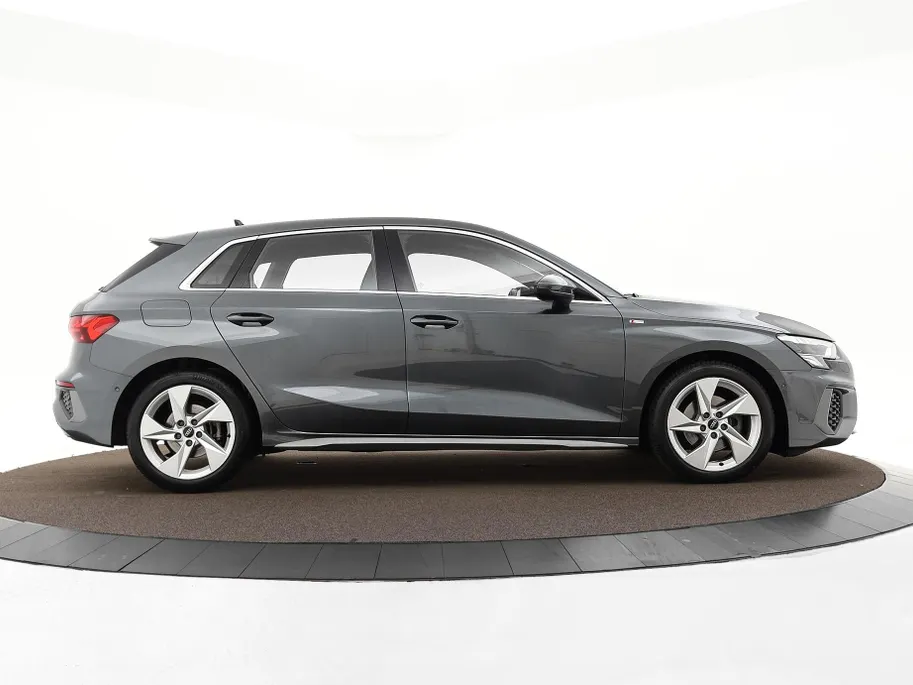 Audi A3 Sportback 35 TFSI 150pk S-Tronic S Edition · Camera · Apple/Android Car Play · Stoelverwarming · Parkeer assistent · Sportstoelen · Garantie t/m 13-06-2027 of 100.000km