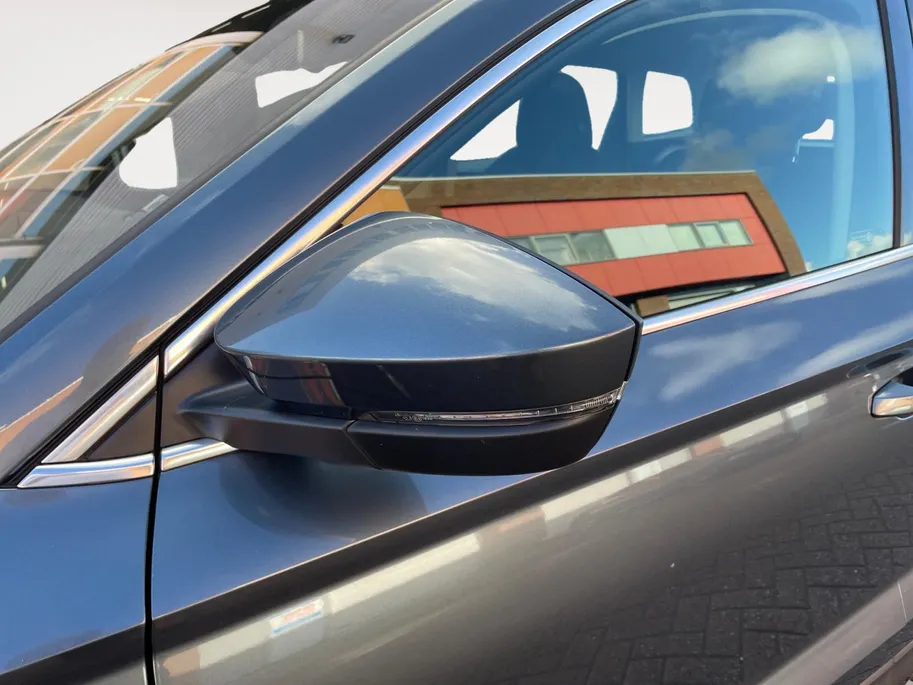 Škoda Karoq 1.0 TSI Ambition Business DSG-Automaat| Wegklapbare trekhaak| Navi| Cruise Control| Climate control| Parkeersensoren v+a|