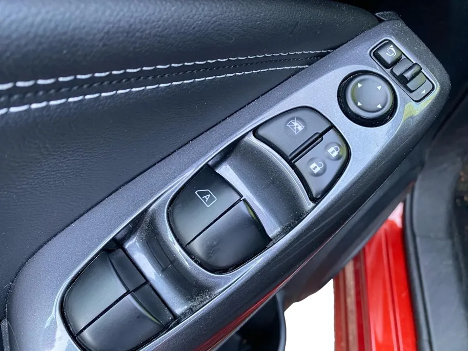 Nissan Juke 1.6 Hybrid N-Design Climate control | Navigatie | Parkeercamera | Stoel en stuurverwarming | 19 inch LM velgen | Cruise control | Keyless | Rijstrookdetectie |