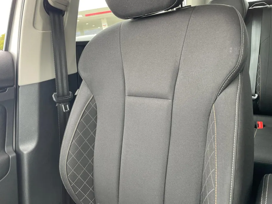 Škoda Kamiq 1.0 TSI Active *Navi via Carplay*Parkeersensoren*Cruise Control*Airco*LM.Velgen*Leuke auto!