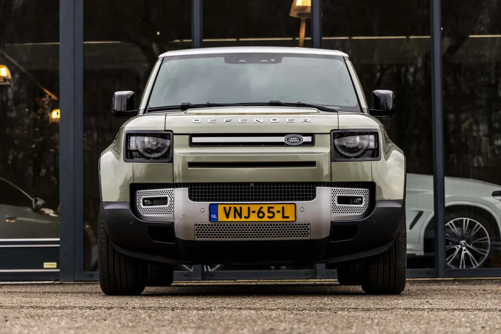 Land Rover Defender Hard Top 3.0 D250 110 MHEV SE EX.BTW