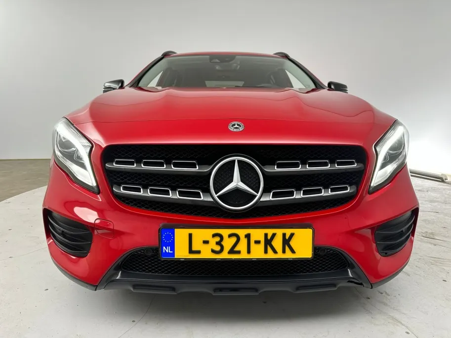 Mercedes-Benz GLA 200 Premium Automaat | Navigatie | Elektrische Achterklep | Lederen Bekleding