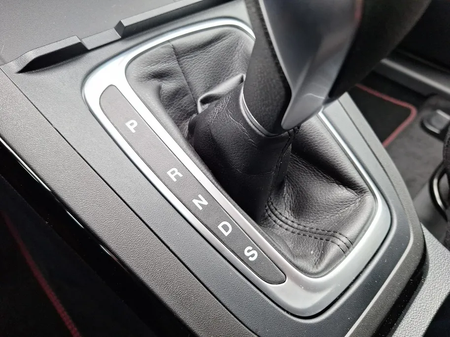 Ford Puma 1.0 EcoBoost Hybrid ST-Line | !gratis automaat! | Climate Control | Camera | Apple Carplay&Android Auto | Parkeersensoren | Led verlichting | 17' Lichtmetaal |
