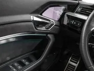 Audi Q8 Sportback e-tron 55 quattro S Edition 408pk / 115 kWh · SOH 93,6% · Panoramadak · 360 Camera · Luchtvering · Keyless · 360 Camera · Keyless · Matrix LED · 22'Velgen ·