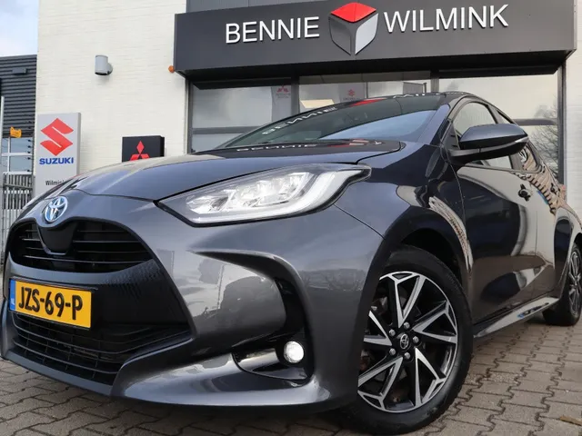 Toyota Yaris 1.5 Hybrid Dynamic Limited | Stoelverwarming | Parkeersensoren