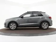 Volkswagen T-Roc 1.5TSI/150PK R-Line Business+ · Panoramadak · Trekhaak · Camera · Apple/Android Car Play · Navigatie · Stoelverwarming · Garantie t/m 09-10-2027 of 100000km.