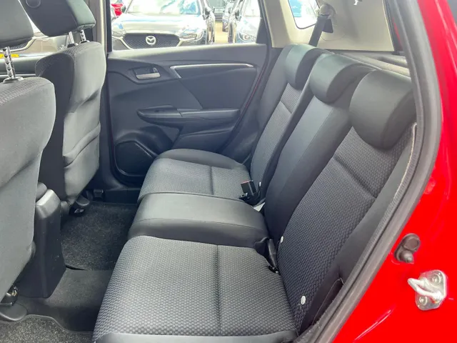 Honda Jazz 1.3 i-VTEC Comfort 102pk AUTOMAAT | TREKHAAK | NAVIGATIE | PARKEERSENSOREN V+A | STOELVERWARMING | 17' LM VELGEN |