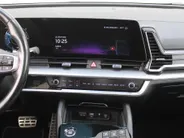 Kia Sportage 1.6 T-GDi Hybrid GT-Line | Stuur-/stoelverwarming | Elek. stoelverstelling + achterklep | Schuifdak | 18' LM | Cruise adapt. | Camera |