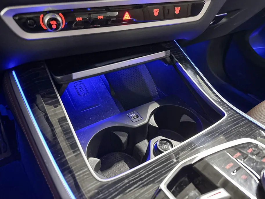 BMW X5 xDrive50e Launch Edition