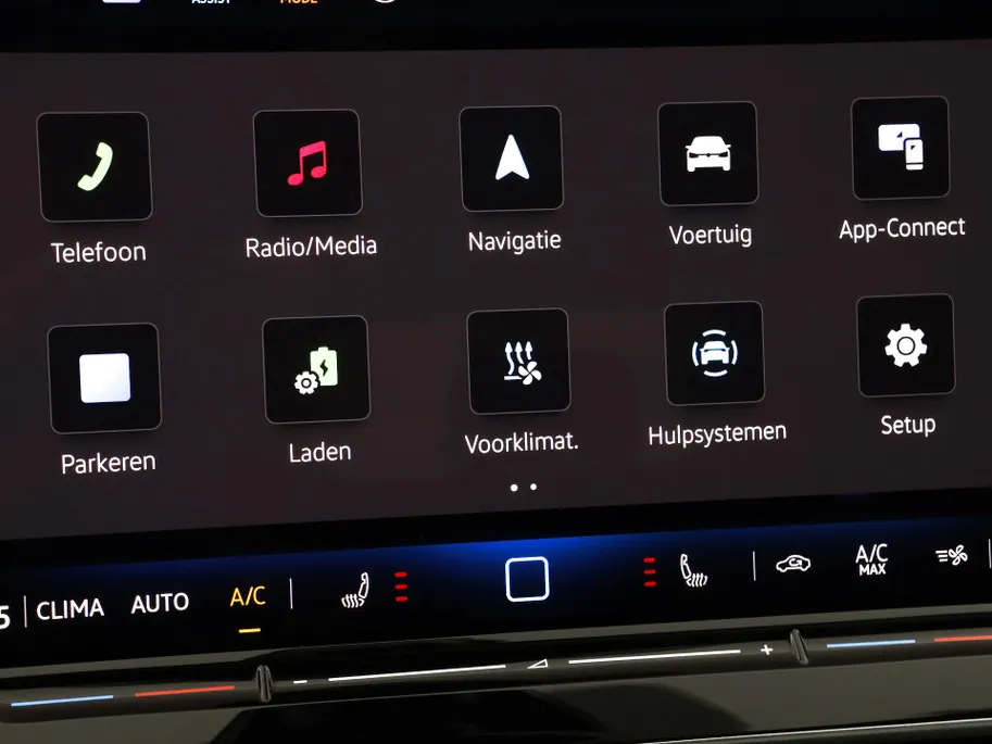 Volkswagen Golf 1.5 eHybrid 272pk DSG GTE · Panoramadak · 360 Camera · Inklap. Trekhaak · Head-Up Display · Matrix LED · Keyless · DCC · Garantie t/m 26-05-2030 of 100.000km