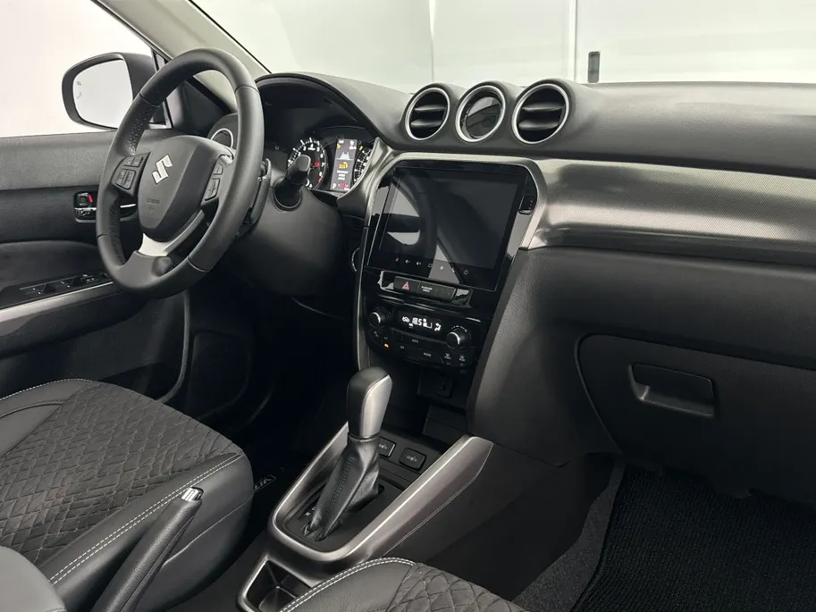 Suzuki Vitara 1.4 Style Smart Hybrid Automaat | Panoramadak | Leder/Alcantara | Adaptieve Cruise Control