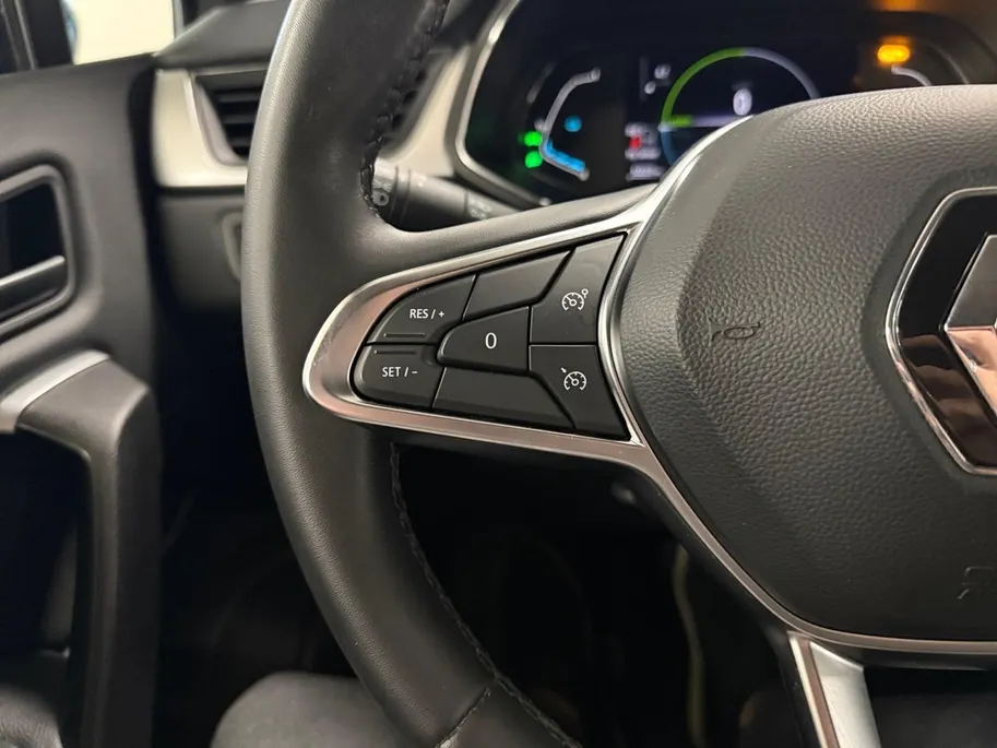 Renault Captur 1.6 E-Tech Hybrid 145 Intens AUTOMAAT AIRCO CAMERA PARKEERSENSOREN CRUISE CONTROLE APPLE CARPLAY ANDROID AUTO HOGE INSTAP ZEER MOOIE AUTO DEALER ONDERHOUDEN