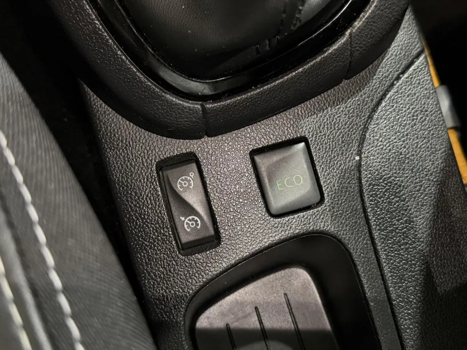 Renault Clio 90PK TCe Intens | 1e eigenaar | Camera | Parkeersensoren | Climate Control | Lichtmetalen Velgen | Full LED | Half Leder | Bluetooth |