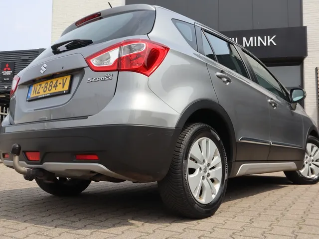 Suzuki S-Cross SX4 1.6 Comfort | Carplay | Trekhaak | All Seasons