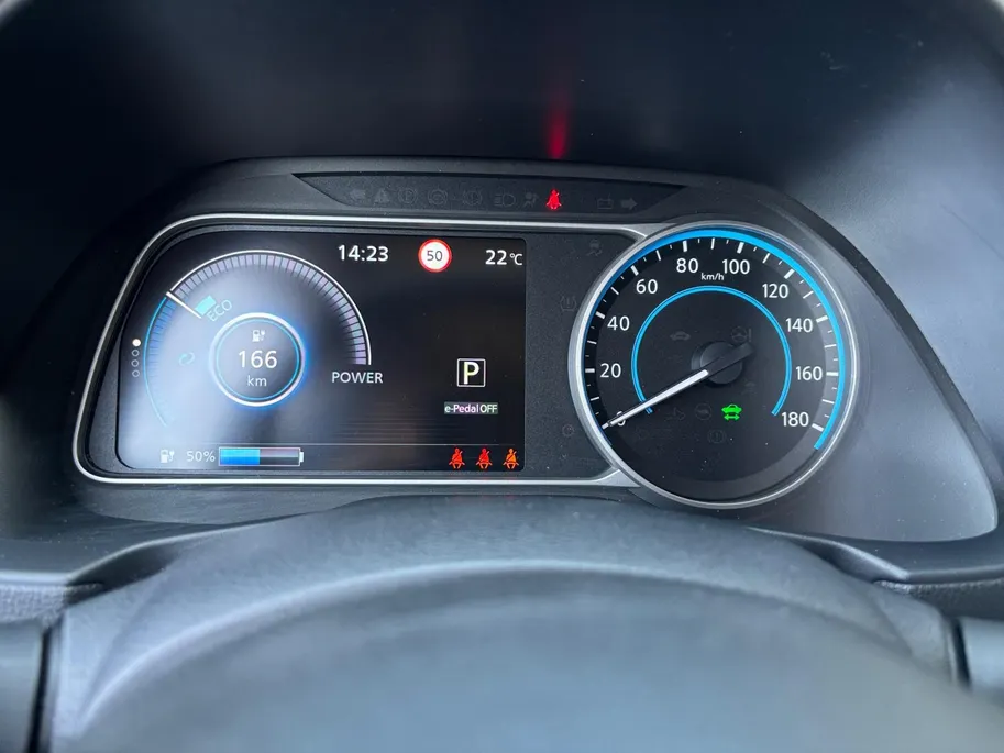 Nissan Leaf e+ N-Connecta 62 kWh 217PK AUTOMAAT | 1ste eigenaar | Navigatie | Apple Carplay & Android Auto | Pro Pilot (Adaptive Cruise Control | Climate Control | Stoel- en stuurverwarming | 360 camera | Parkeersensoren rondom |