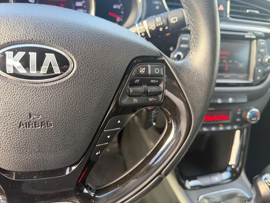 Kia cee'd Sportswagon 1.6 GDI BusinessLine | Nette auto | Dealer onderhouden | Achteruitrijcamera | Navigatie | Cruise & Climate control | 12 Maanden BOVAG garantie |