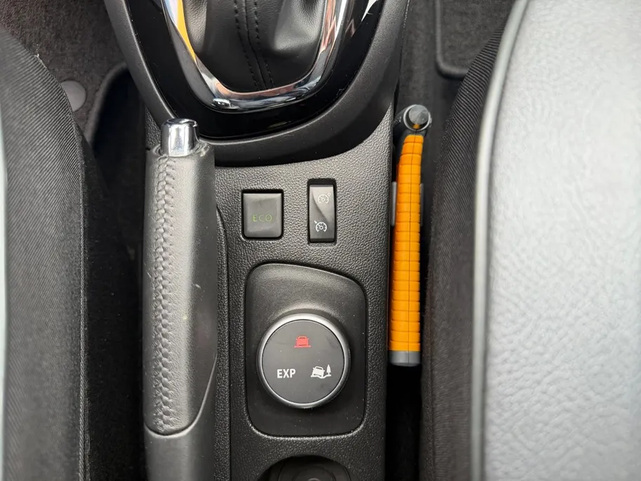 Renault Captur 1.2 TCe Xmod | Automaat | Stoelverwarming | Volledig Dealer Onderhouden | Lederen Bekleding | Cruise & Climate Control | Bluetooth | Camera | Parkeersensoren | 12 Maanden BOVAG Garantie