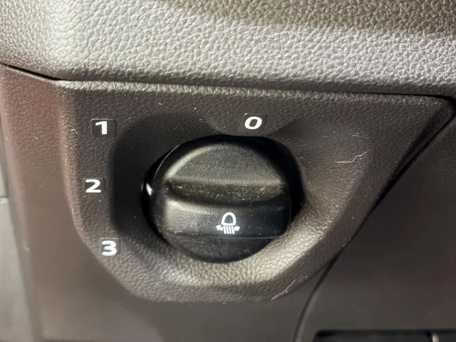 Dacia Spring Extreme 65PK 26.8 kWh Automaat | Snel Laden 40kW | Apple Carplay/Android Auto | Camera | Parkeersensoren Achter | Cruise Control | Navigatie | USB C | Bluetooth |