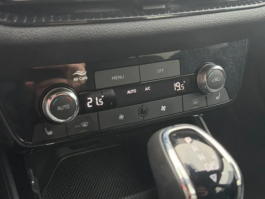 Škoda Fabia 1.0 TSI Selection 116PK AUTOMAAT Navigatie | Lichtmetalen velgen| Parkeer sensoren| Climate Control| Stuur verwarming| Stoel verwarming| Apple Carplay & Android Auto| DEALER AUTO!