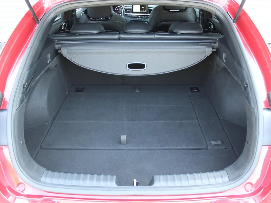 Kia ProCeed 1.4 T-GDI GT-Line | Trekhaak | Stuur-/stoelverwarming | Schuifdak | Camera | Cruise | Navi | 17" LM | Clima | LED |