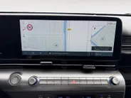 Hyundai Kona 1.6 GDI HEV Comfort Smart | Stuur-/ Stoelverwarming | Climate Control | Navigatie | Achteruitrijcamera | Parkeersensoren voor en achter | Apple Carplay/ Android auto |
