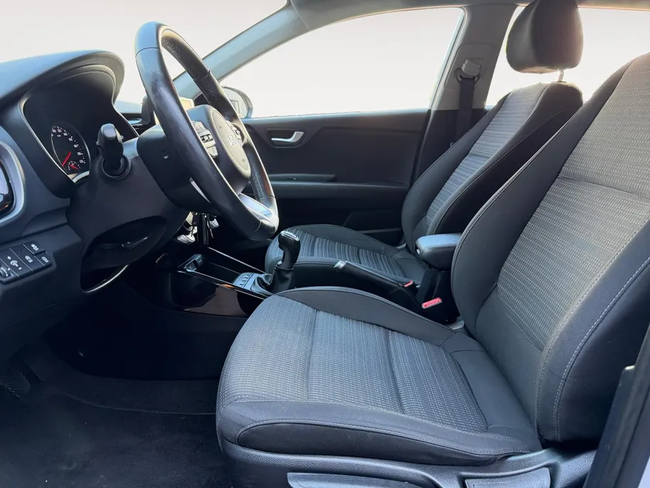 Kia Stonic 1.0 T-GDi MHEV DynamicLine | Volledig dealer onderhouden | Trekhaak | Navigatie | Apple CarPlay & Android Auto |