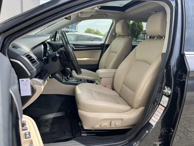 Subaru Outback 2.5i Premium Automaat | All Season Banden | Trekhaak | Elek. Schuif/Kantel Dak | Crème Witte Lederen Bekleding