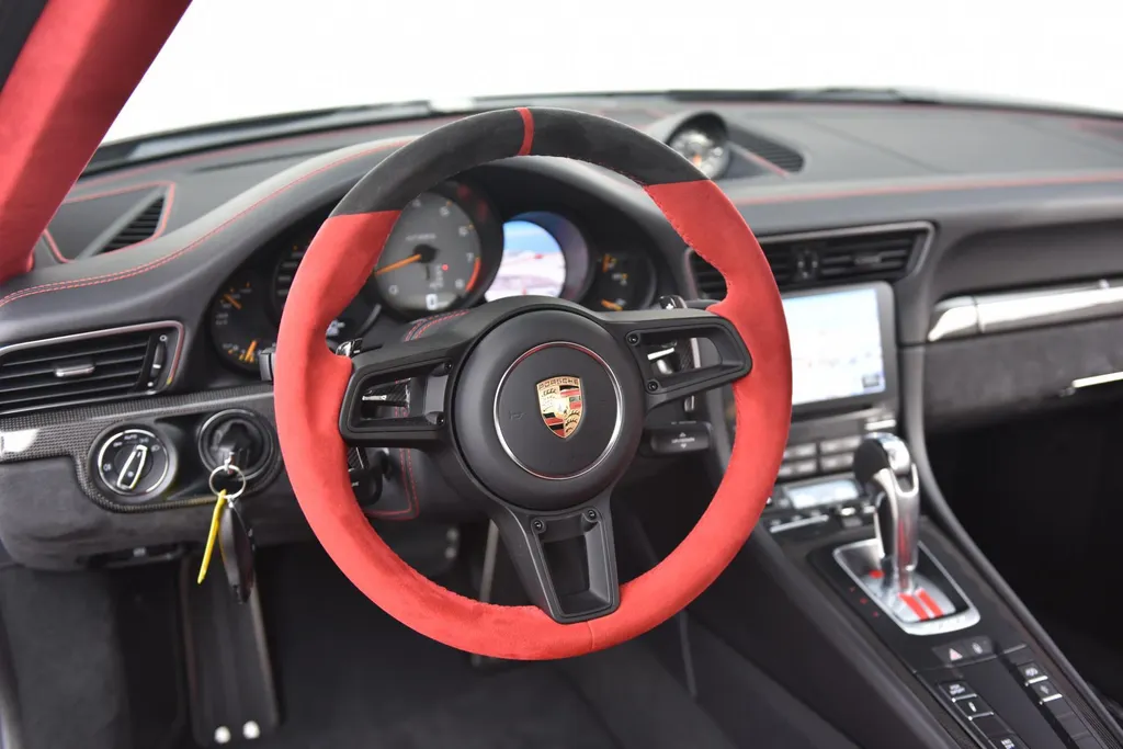 Porsche 911 GT2 RS 3.8