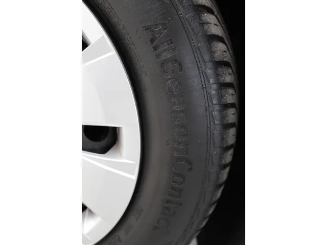Volkswagen up! 1.0 5-drs |  Airco | Radio | All-Season banden