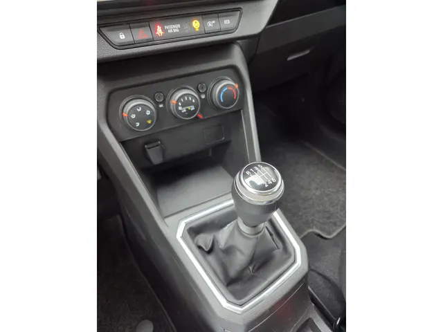Dacia Sandero 1.0 TCe 100 Bi-Fuel Comfort | camera achter | Trekhaak | airco | Cruise controle |
