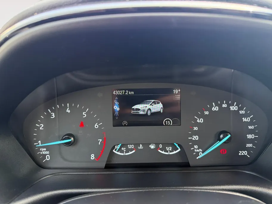 Ford Fiesta 1.0 EcoBoost Hybrid Titanium | Dealer onderhouden | NL auto | Winter pack | Parkeersensor achter | Navigatie via carplay | Apple carplay & Android auto | Cruise control | Bovag garantie |