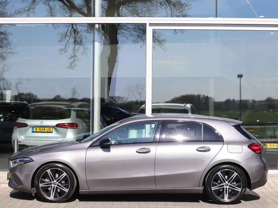 Mercedes-Benz A-Klasse 180 Star Edition Luxury Line l Keyless l Achteruitrij camera l Stoelverwarming l Memory