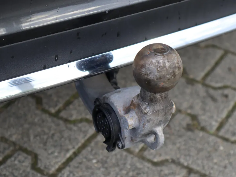 Mercedes-Benz E-Klasse 300 e AMG Line l Trekhaak l Panoramadak l Keyless l stoelverwarming