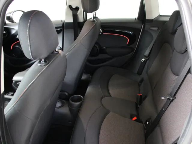 MINI Cooper Mini 1.5 Camden Edition Automaat | Navigatie | Climate Control | Cruise Control