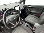 Ford Fiesta 1.0 EcoBoost ST-Line |Apple Carplay/Android Auto|lichtmetalen velgen 17'| Spoiler| Voorruitverwarming|12 maanden Bovag garantie|