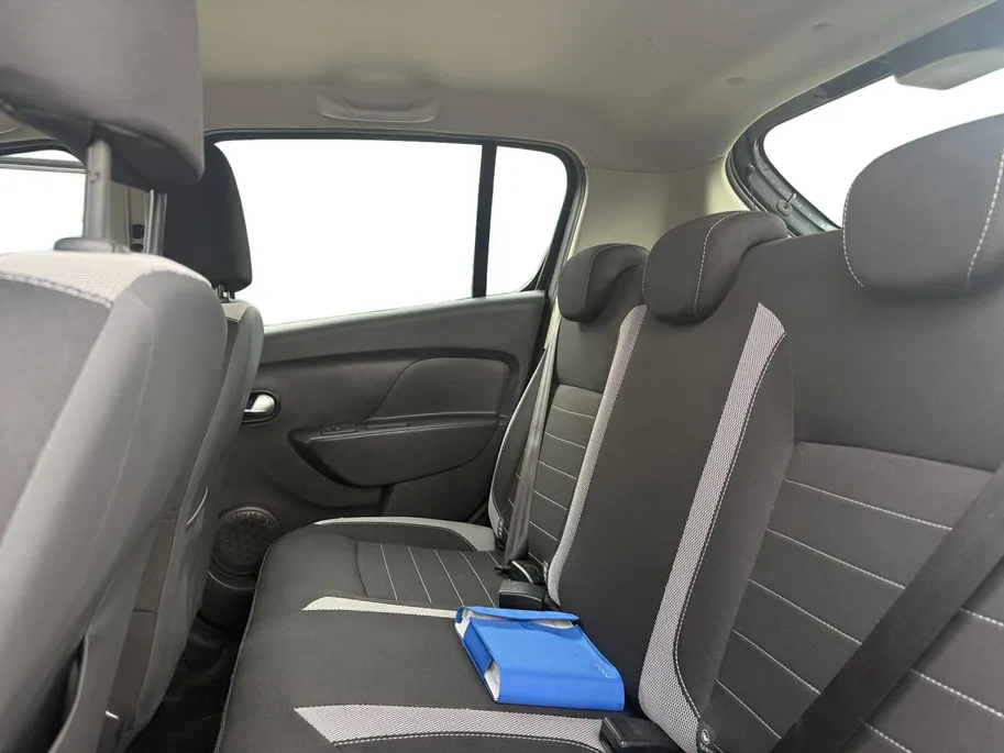 Dacia Sandero 0.9 TCe Tech Road | Trekhaak | Navigatie | Parkeersensoren | Bluetooth | All Season banden | 12 maanden garantie! |