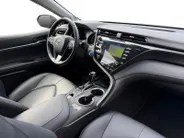 Toyota Camry 2.5 Hybrid Premium LM VELGEN | LEDER | STOELVERWARMING | CRUISE | NAVI | APPLE CARPLAY EN ANDROID