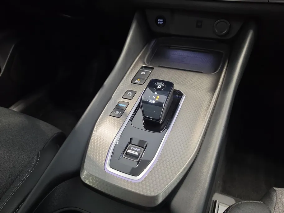 Nissan QASHQAI 1.5 e-Power N-Connecta | Ocean Deep! | Panorama dak | 360 Camera | Google navigatie | Apple Carplay | Android auto