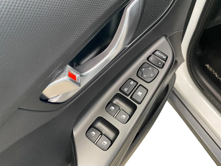 Hyundai Kona EV | 64 KWH | COMFORT | APPLE CARPLAY | CAMERA | DEALERONDERHOUDEN |