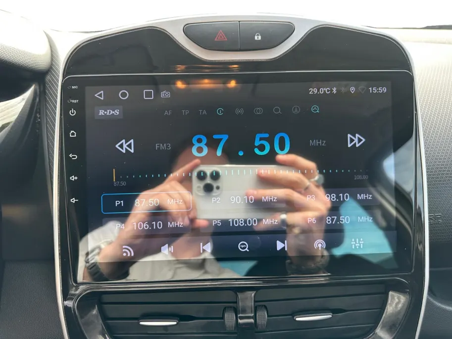 Renault Clio Estate 0.9 TCe Night&Day | Parkeersensoren | Apple Carplay | Camera | Cruise Control | Airco | LMV | Onderhoudshistorie | 12 Maanden BOVAG Garantie