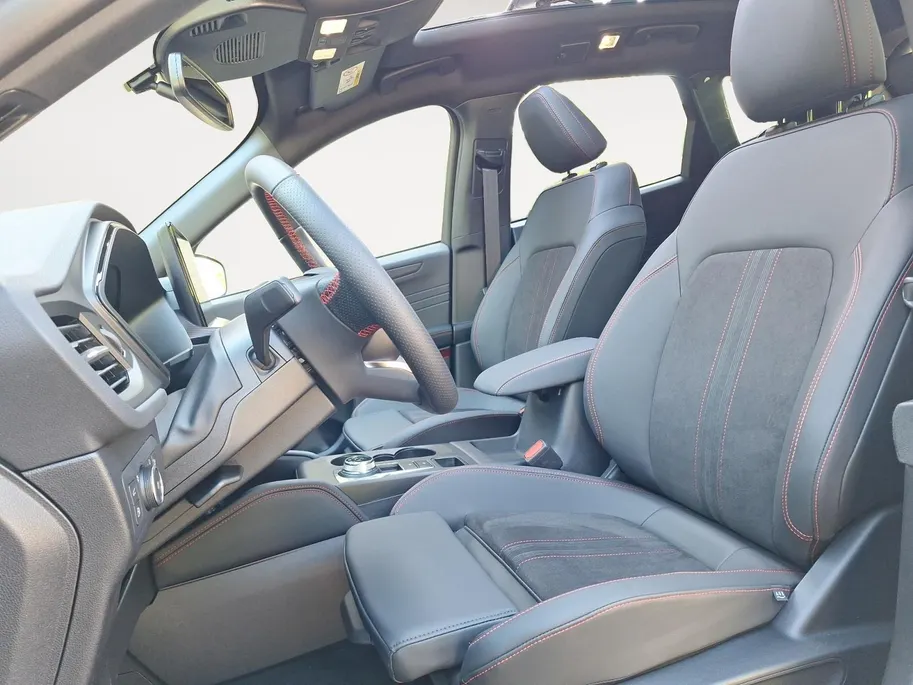 Ford Kuga 2.5 PHEV ST-Line X | Winterpack | Matrix Ledkoplampen | 19' Lichtmetaal | El. Trekhaak | Panoramadak | Adaptive cruisecontrol | 360Camera | Apple Carplay&Android Auto | El. Achterklep | El. verst. voorstoelen | Nieuw te bestellen |