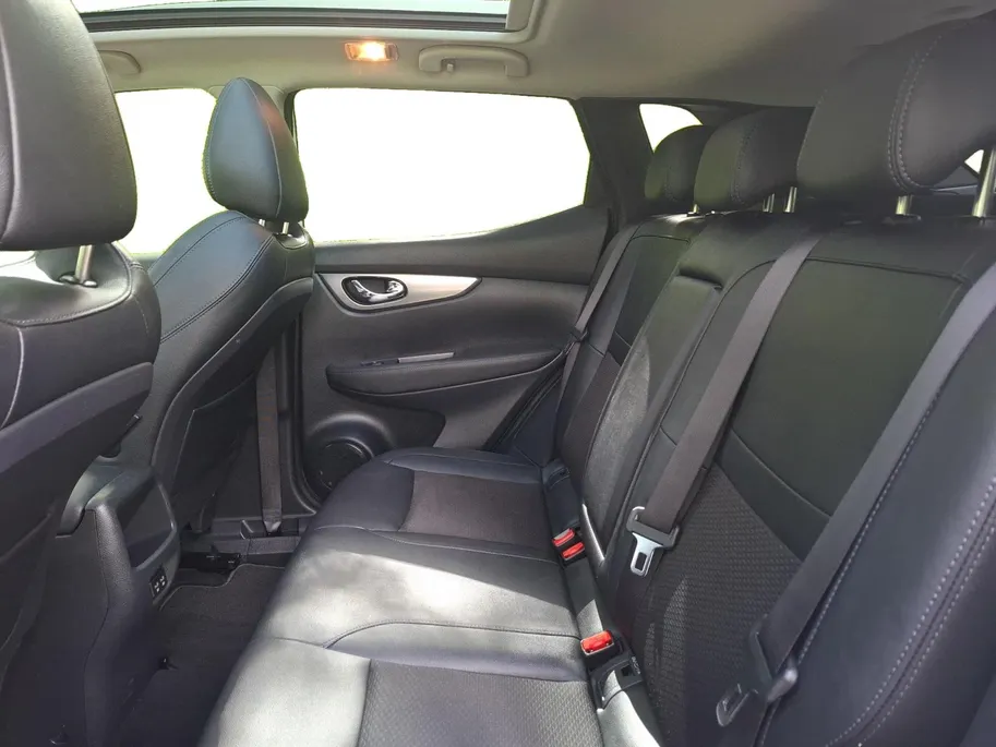 Nissan QASHQAI 1.3 DIG-T Tekna | TREKHAAK | STOELVERWARMING | PANO DAK | CLIMATE | ALL SEASON BANDEN |