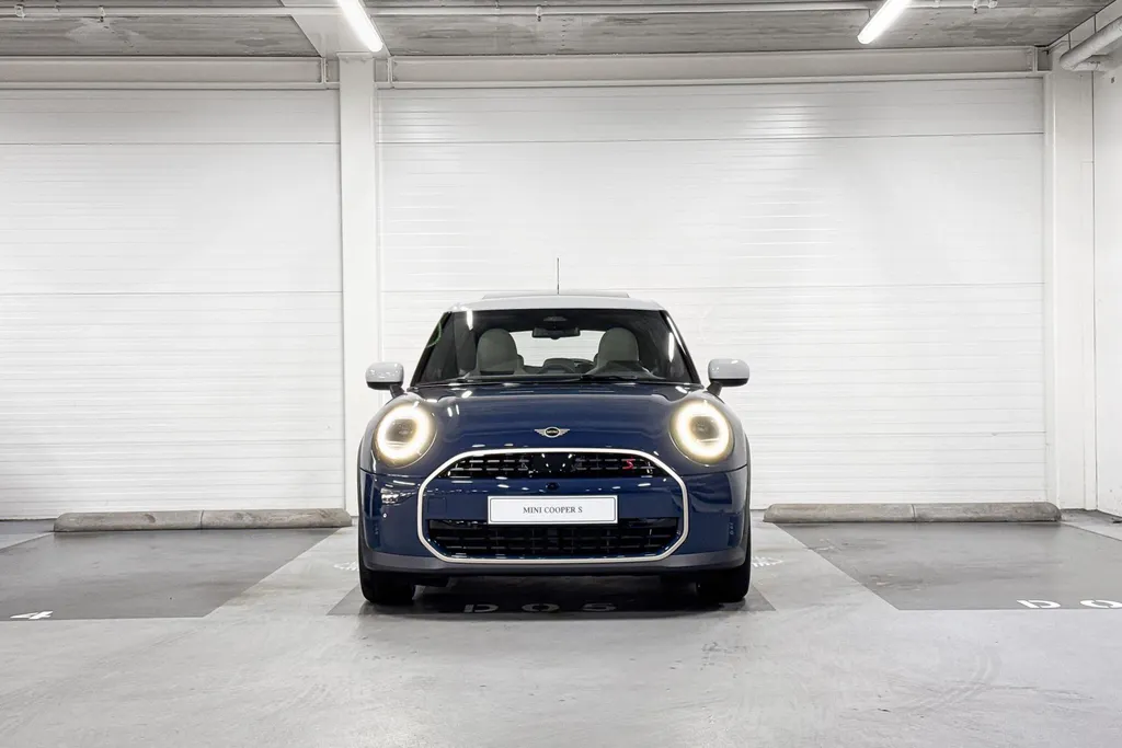 MINI Cooper 5-deurs Cooper S Favoured XL