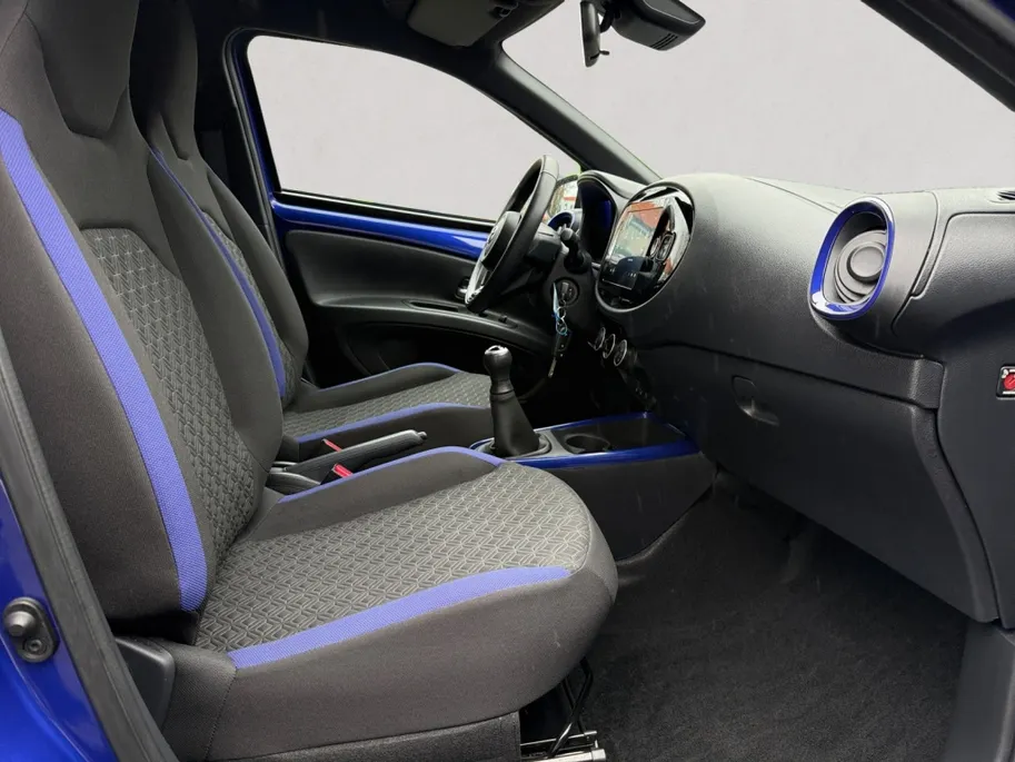 Toyota Aygo X 1.0 VVT-i MT Pulse | Bi-tone | all seasons | Android/Apple Carpl