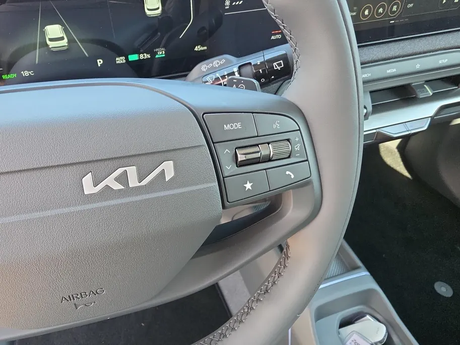 Kia EV2 Plus 42.2 kWh | Navigatie | Climate control | Stoel + Stuurverwarming | Parkeer sensoren voor + achter | Parkeer camera achter | DEMO