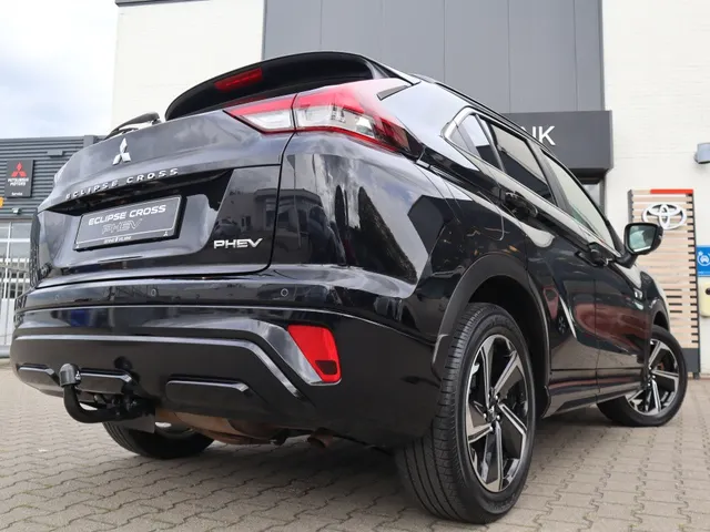 Mitsubishi Eclipse Cross 2.4 PHEV Executive | Trekhaak | Adaptive Cruise | 360 camera