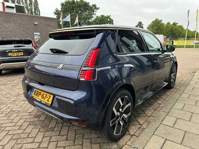 Renault 5 Comfort range iconic cinq 52 kWh | INCL. V2G LADER | WINTERPACK | CAMERA