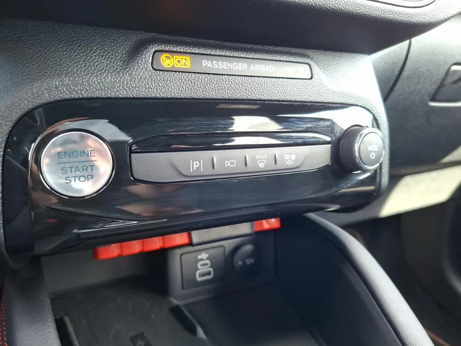 Ford Kuga ST-Line X 243PK | Panoramadak | Winter Pack | El. Trekhaak | Adaptieve Cruise Control | 360graden Camera | BLIS | Half Leder| LED | 2100kg Trekgewicht