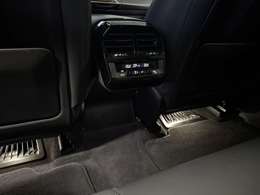 BMW iX xDrive40 Business Edition Plus 77 kWh