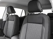Volkswagen T-Cross Life Edition 1.0 TSI 95 PK 5 versn. Hand · Comfort pakket · Parkeersensoren voor en achter ·